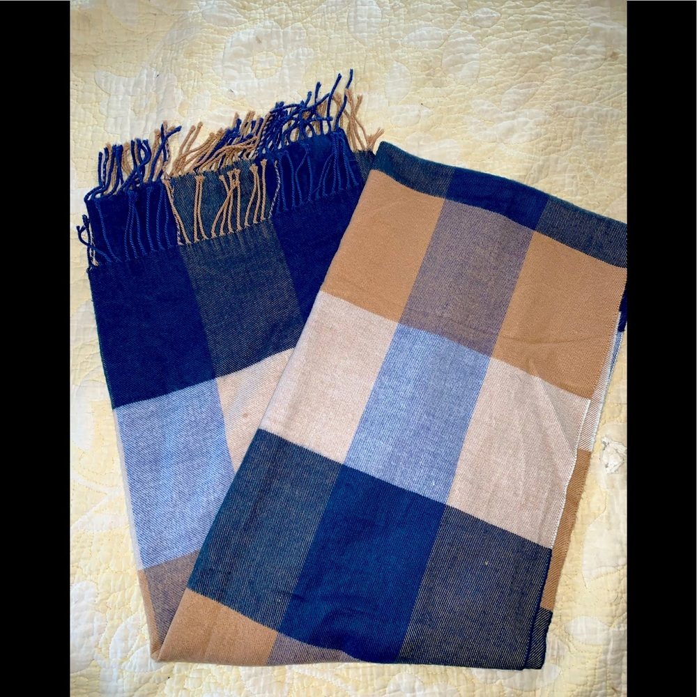 Gap plaid scarf